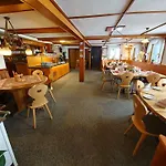 Zum Hirschen Pensionat 3*