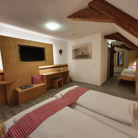 Zum Hirschen Guest house *