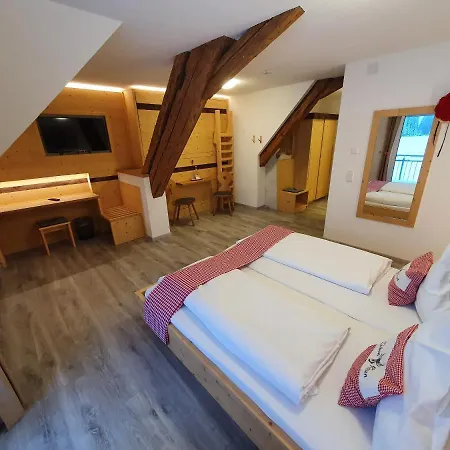 Zum Hirschen Guest house Furtwangen