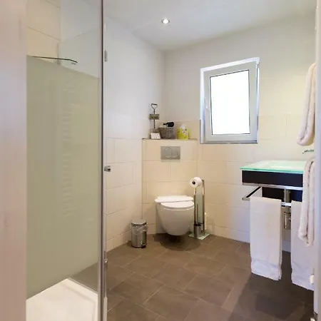 Zum Hirschen Gæstehus 3*