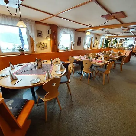 Zum Hirschen Gæstehus