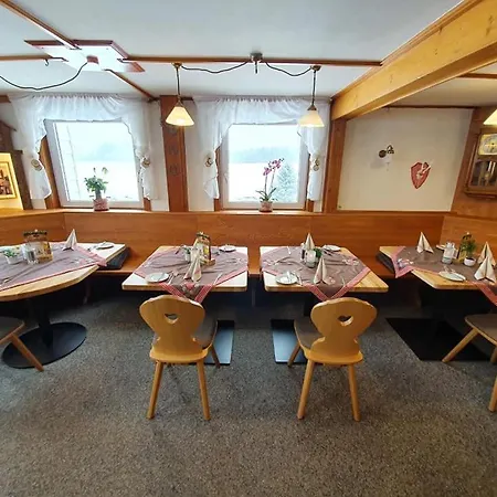 Gæstehus Zum Hirschen 3*