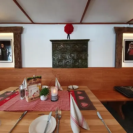 Zum Hirschen Gæstehus